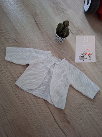 Gilet blanc 6 mois fille