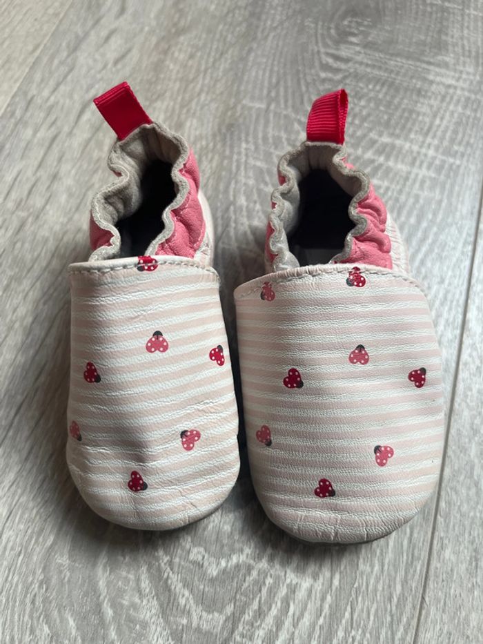Lot 2 paires chaussons  bébé fille 6-12 mois