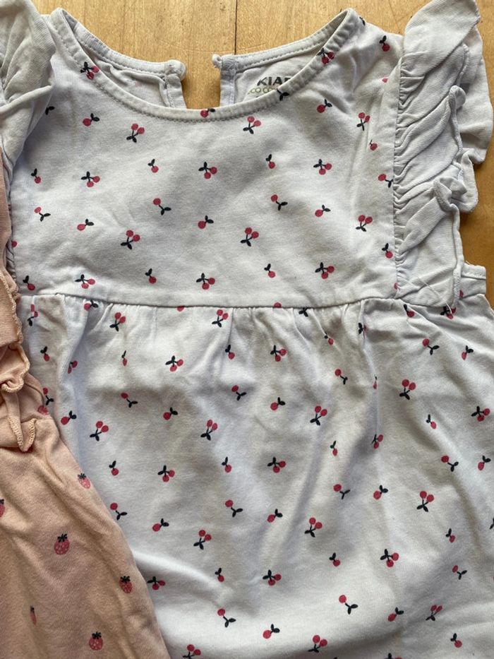 2 tee-shirts - 18 mois - - photo numéro 3