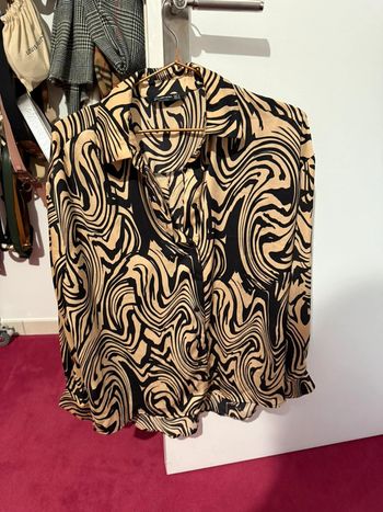 Chemise stradivarius taille S calme et noir