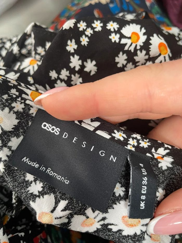 Robe courte moulante ASOS Design col montant dos nu - Imprimé marguerites - photo numéro 5