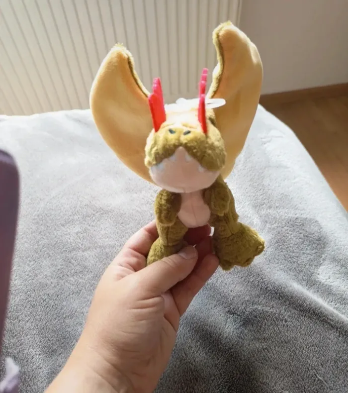 Petit dinosaure en peluche Jurassic World - photo numéro 2