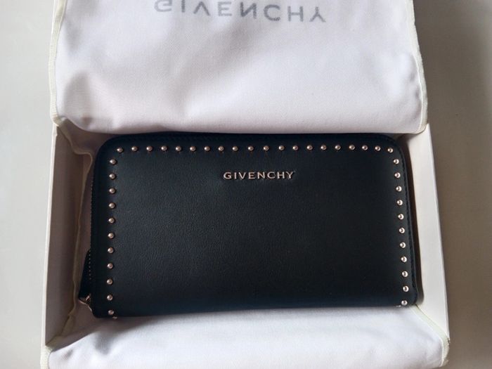 Porte feuille zippé Givenchy neuf