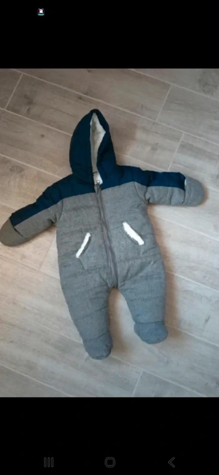 Combinaison pilote taille 3-6mois - photo numéro 2