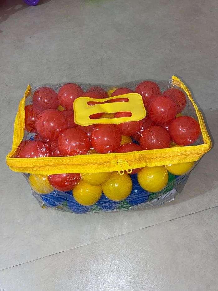 100 boules pour piscine ou autre - 6€