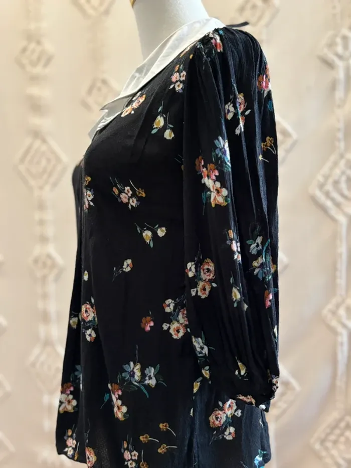 Blouse noire à fleurs col Claudine blanc – Les Poupées - photo numéro 4