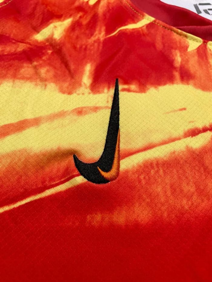 Maillot concept foot Barcelone jaune rouge édition Flamme taille M - photo numéro 6