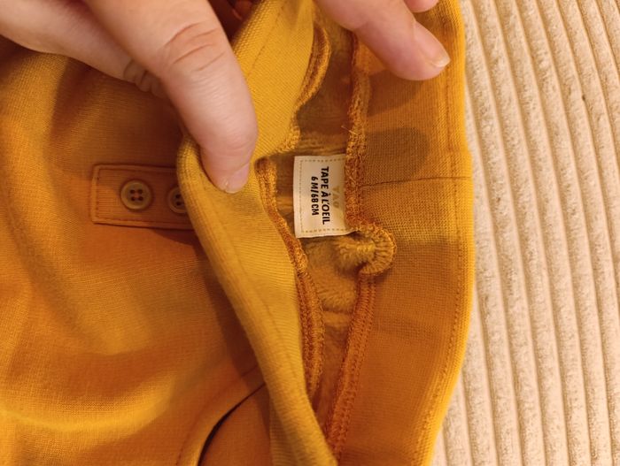 Ensemble 2 joggings+ un body taille 6 mois - photo numéro 3