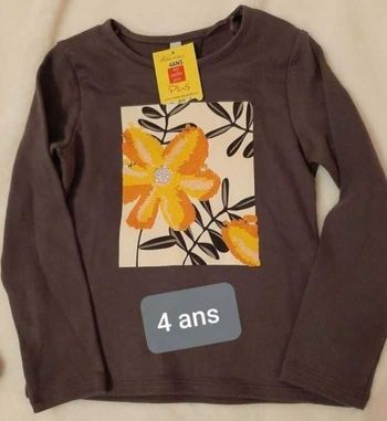 Tee-shirt neuf 4 ans