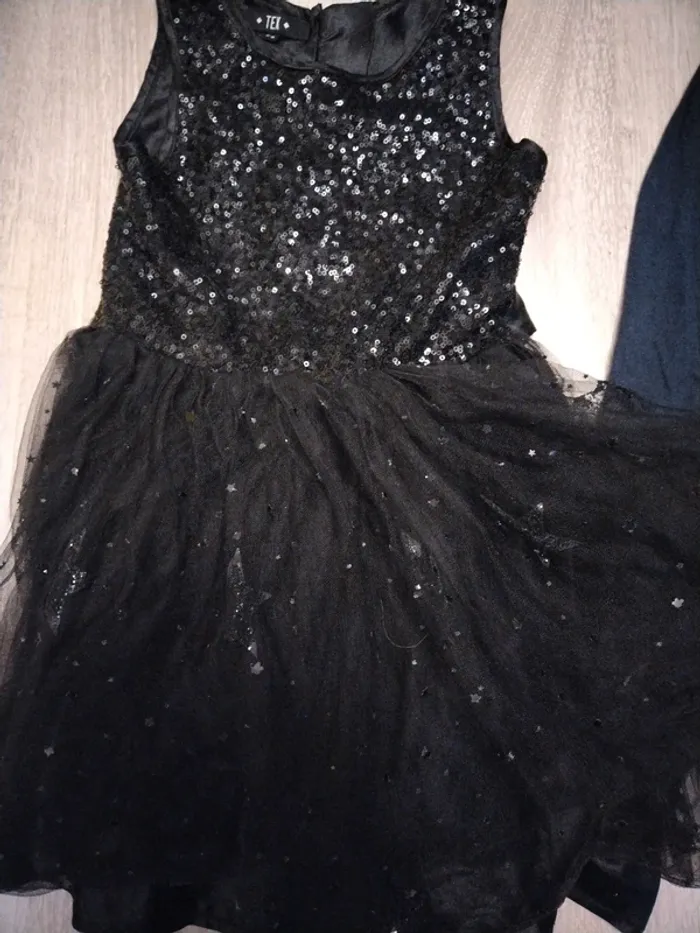 Deux robes soirée et reine des neige - photo numéro 2