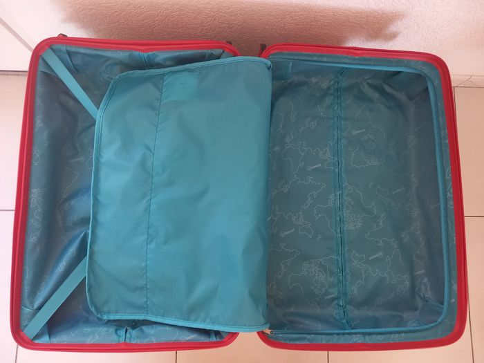 VALISE NEUVE  trolley taille M soute - photo numéro 6