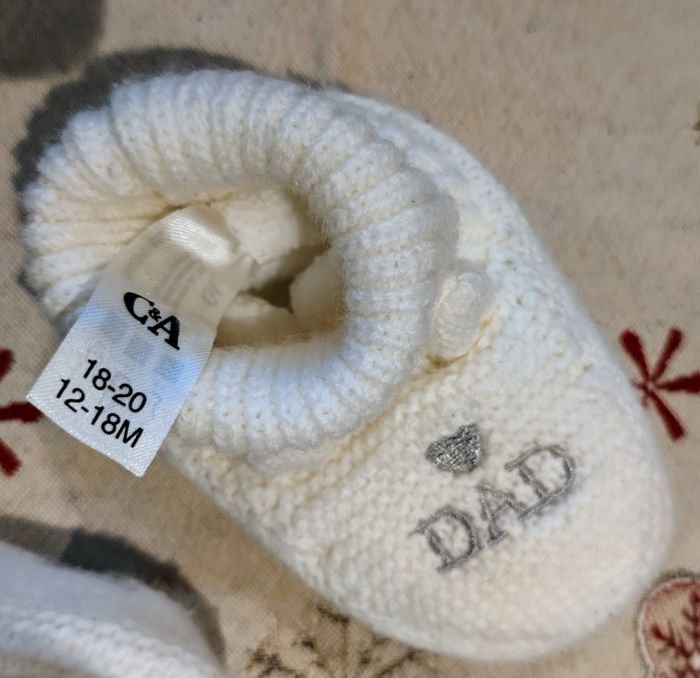 Pyjama 💤 deux pièces😴 en coton et 1 paire👶 de chaussons ✨brodés - photo numéro 10