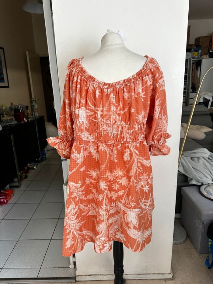 Robe fleurie rose saumon et blanche - H&M - photo numéro 3