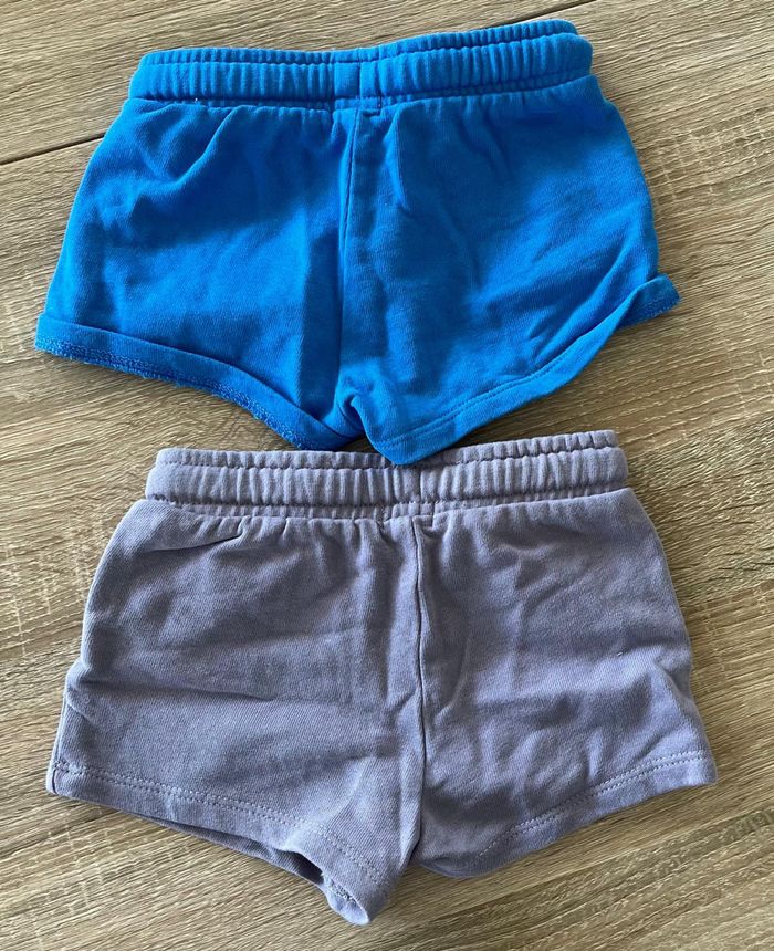 Lot de 2 short taille 6 mois - photo numéro 2