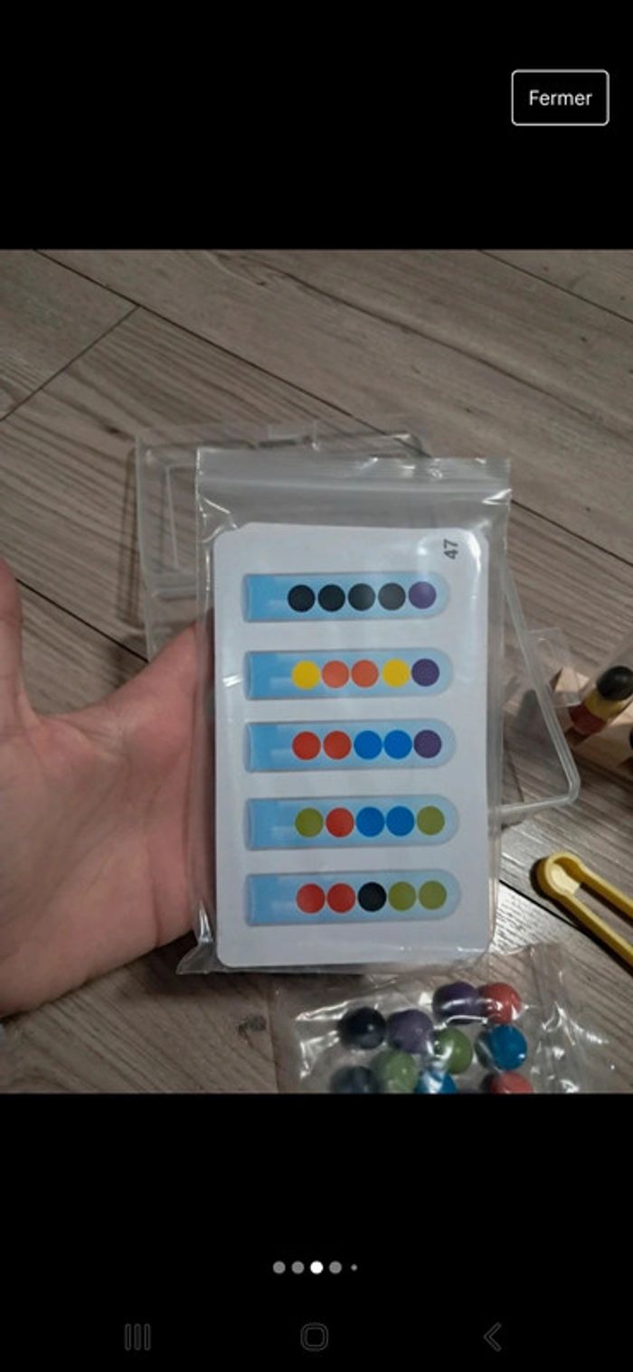 Jeu motricité fine et enchaînements de couleurs avec la pince de prehension et les billes - photo numéro 3