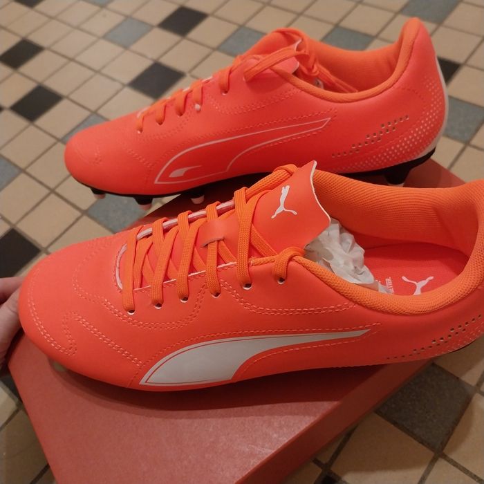 Basket de foot puma neuves jamais porté Pointure 37 et demi - photo numéro 3