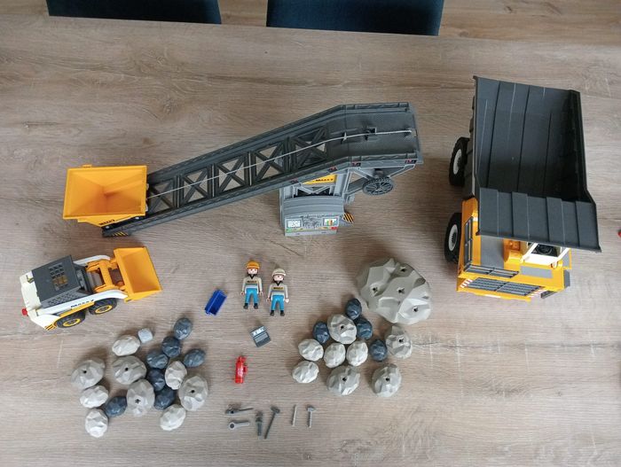 Playmobil 4041 et 4037 Convoyeur avec pelleteuse et Tombereau géant - photo numéro 2