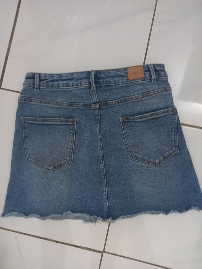 Jupe jen fille zara taille 11/12 ans couleur bleu clair en coton poches devant et arriere