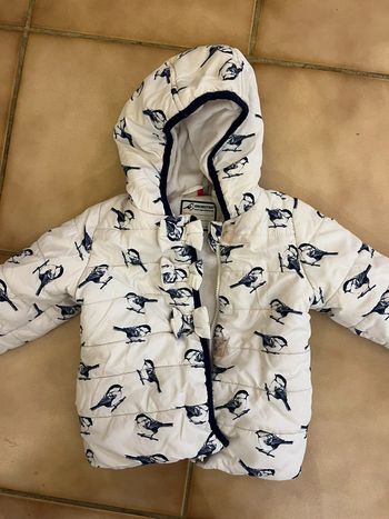 Doudoune blanche, orchestra taille six mois