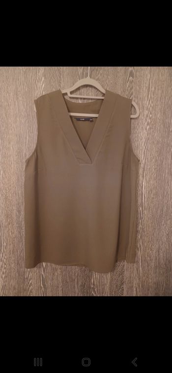 Blouse/ haut sans manches Kaki avec col v ouvert
