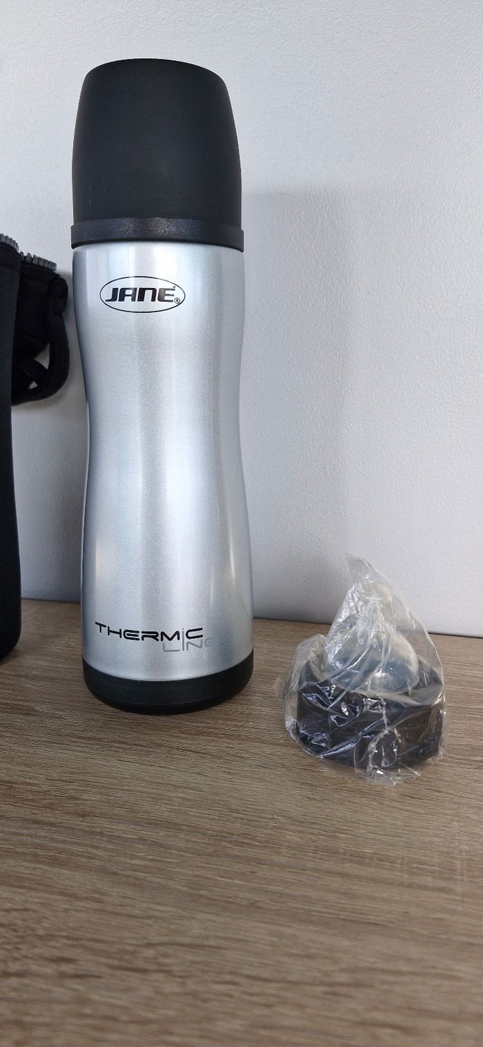 Biberon isotherme Jane 300mL neuf avec sa housse - photo numéro 3