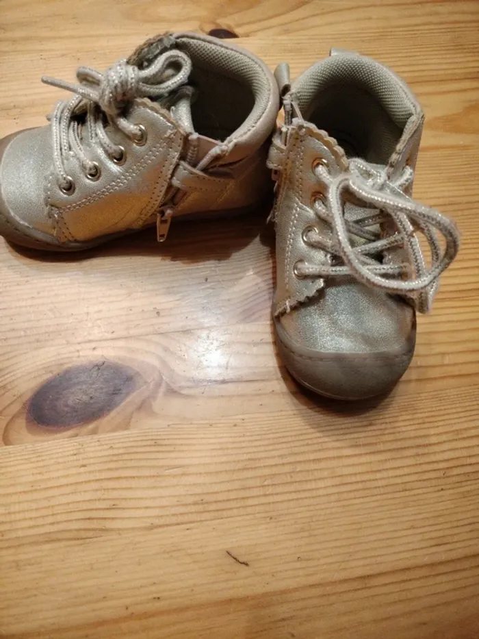 Chaussures doré - photo numéro 3