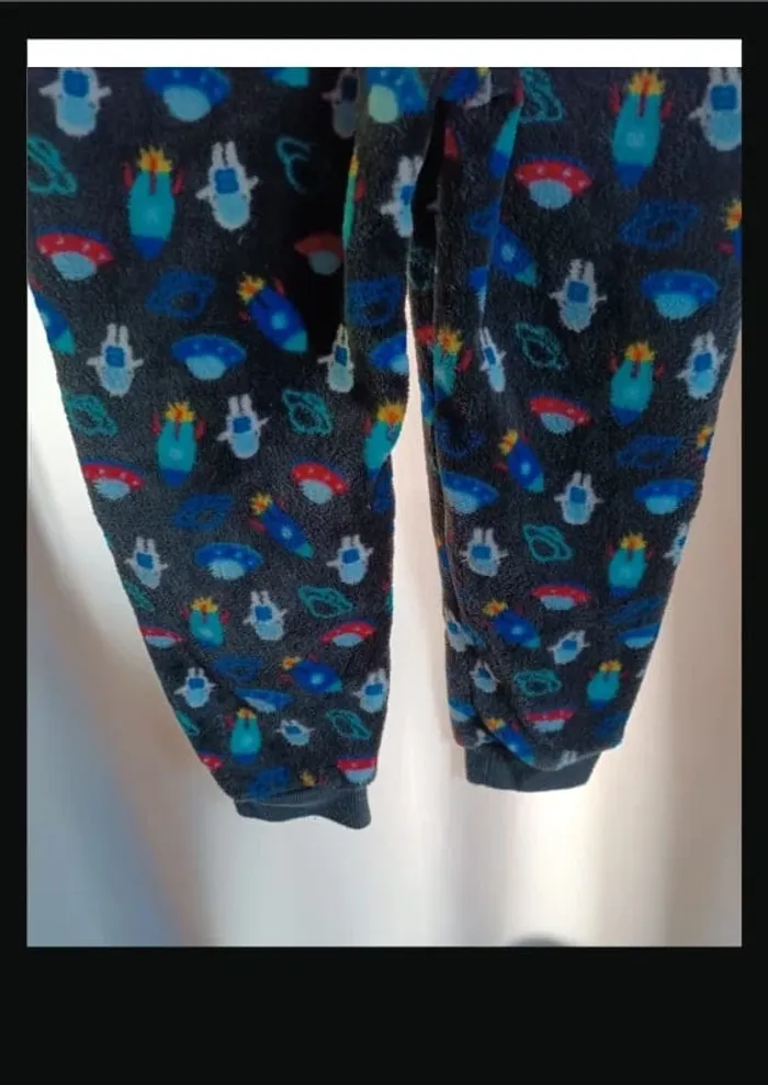 Combinaison sur pyjama taille 8 ans - photo numéro 3