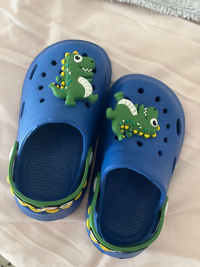 Sabot plastique dinosaures neuf - photo numéro 4