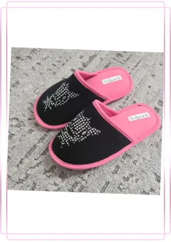 Chaussons fille Tissaia – Taille 29 – Neufs