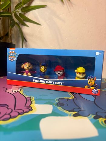 Lot de 4 petites figurines Pat patrouille 