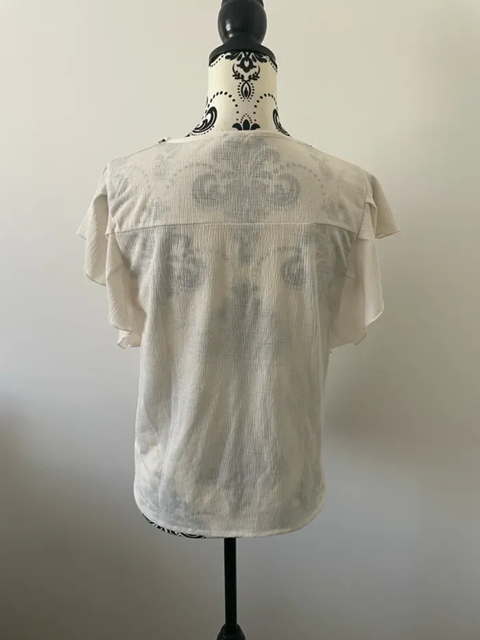 T-shirt blouse à manches courtes volant blanc crème col chaîne doré bordeaux pimkie taille S - photo numéro 4