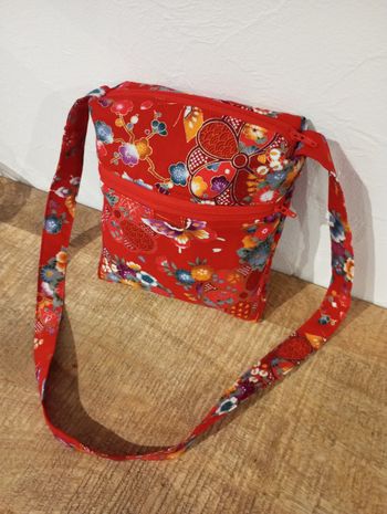 Sacoche rouge style asiatique 