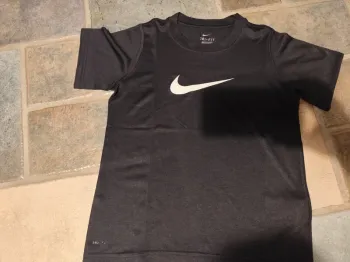 T-shirt nike