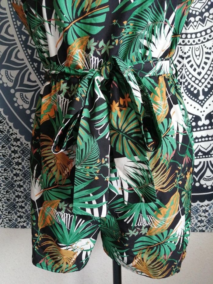 Combishort noire motifs tropicaux avec ceinture dos nu / shein / (XS) - photo numéro 4