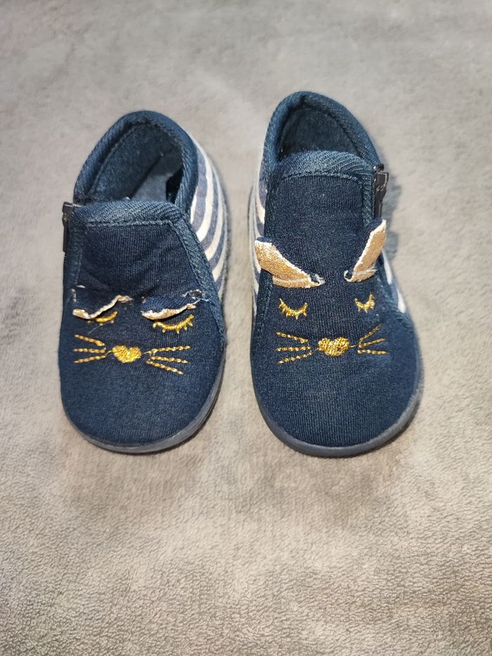 Chaussons taille 19 - photo numéro 2
