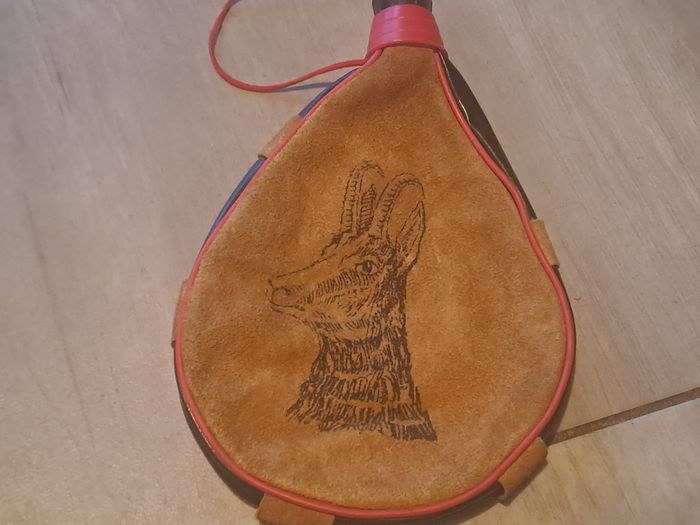 Gourde vintage en cuir peau de chamois - photo numéro 3