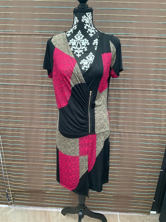 Robe cache coeur rouge, noire et beige XL neuve