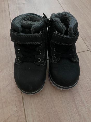Bottines noire taille 20