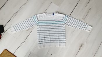 Vêtement garçon pull rayé blanc et gris Okaïdi 5 ans