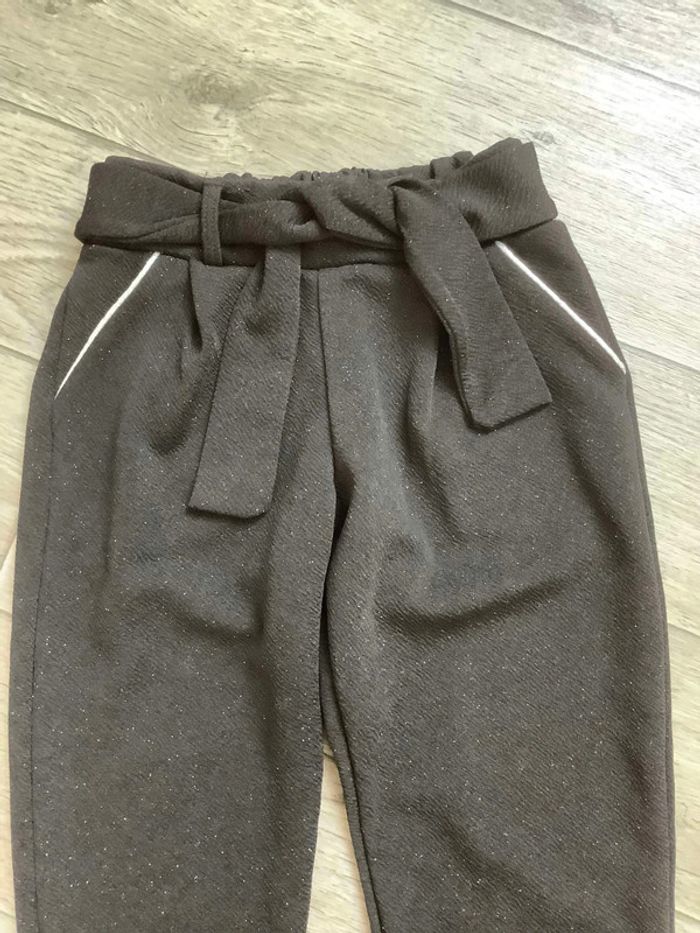 Pantalon noir avec ceinture paillettes 4 ans - photo numéro 3