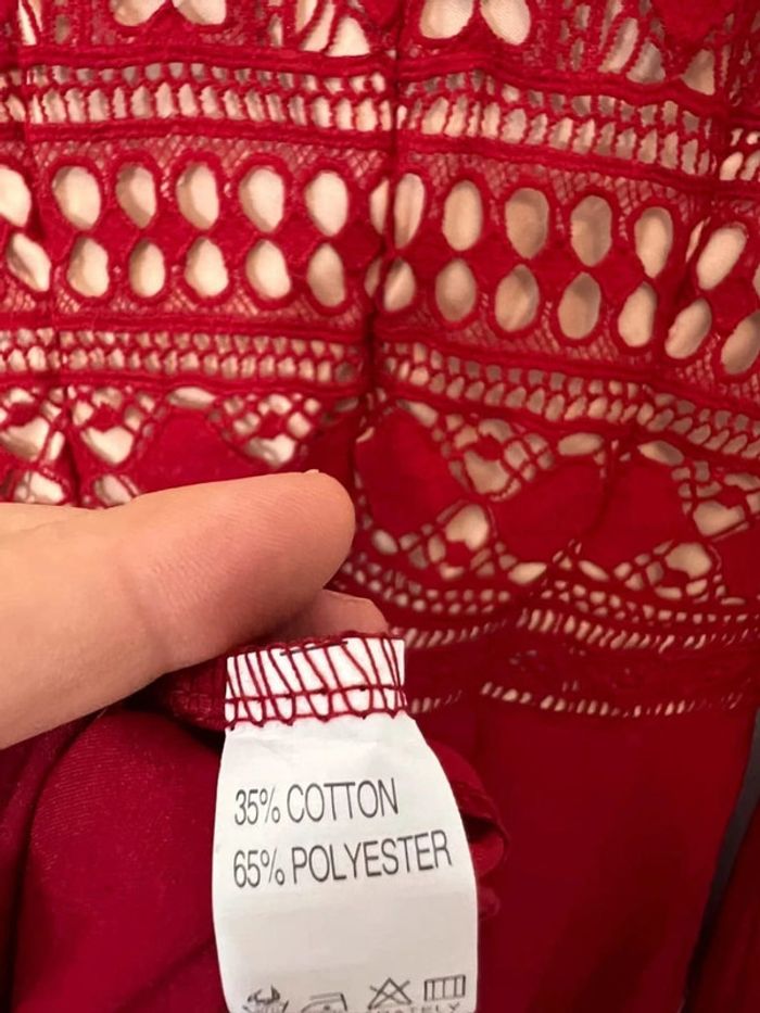Robe rouge brodée - photo numéro 8