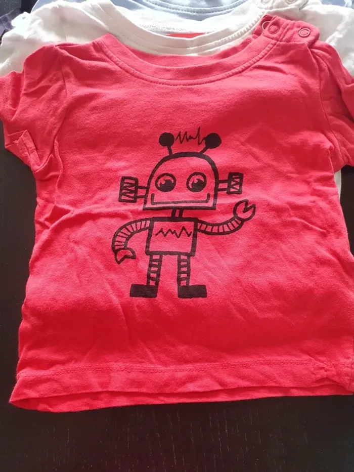 T-shirt taille 18 mois
