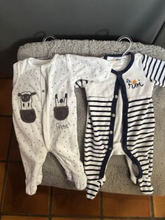 Lot 2 pyjamas gemo 1 mois