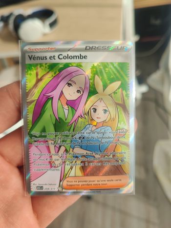 Carte pokémon Vénus et colombe 254/217
