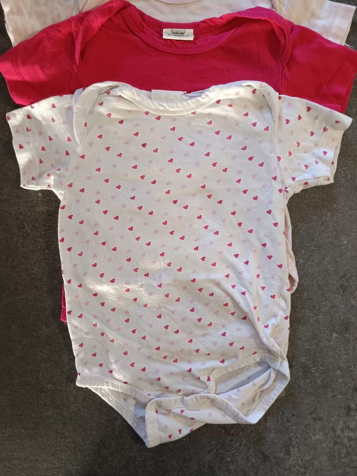 Lot bodies mots d'enfants 12 mois - photo numéro 2