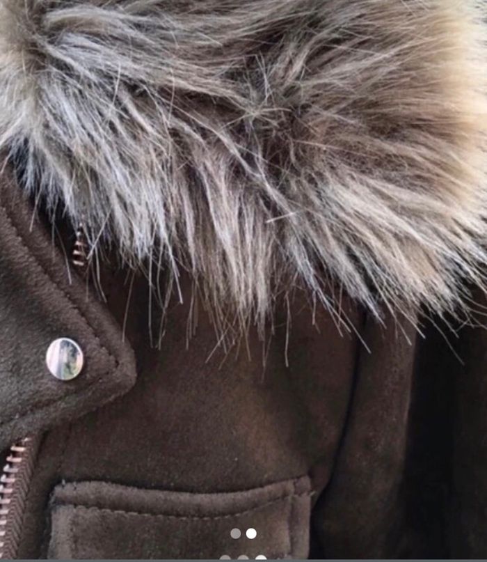 Joli blouson neuf kaki col fourrure synthétique