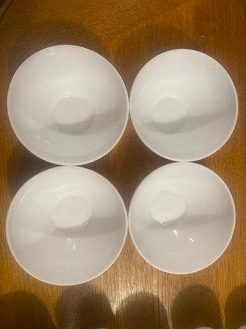 Lot de 4 bols blancs en excellent état