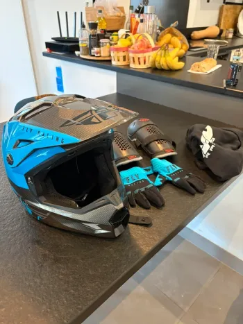 Casque et équipement moto enfant