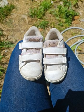 Chaussures adidas 23