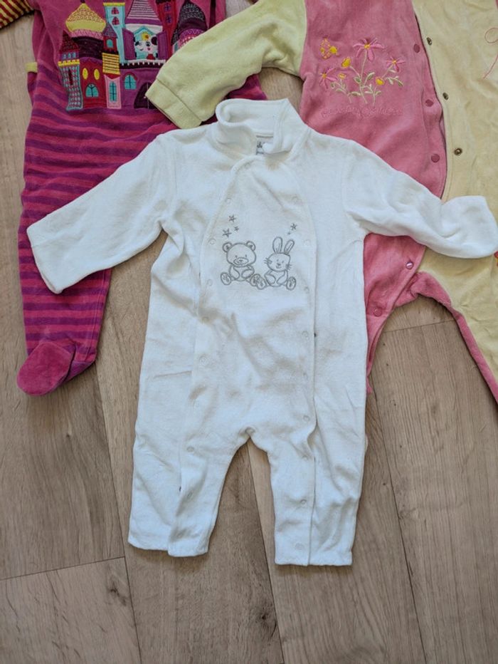 Lot 3 pyjamas velours fille 12 Mois - photo numéro 2